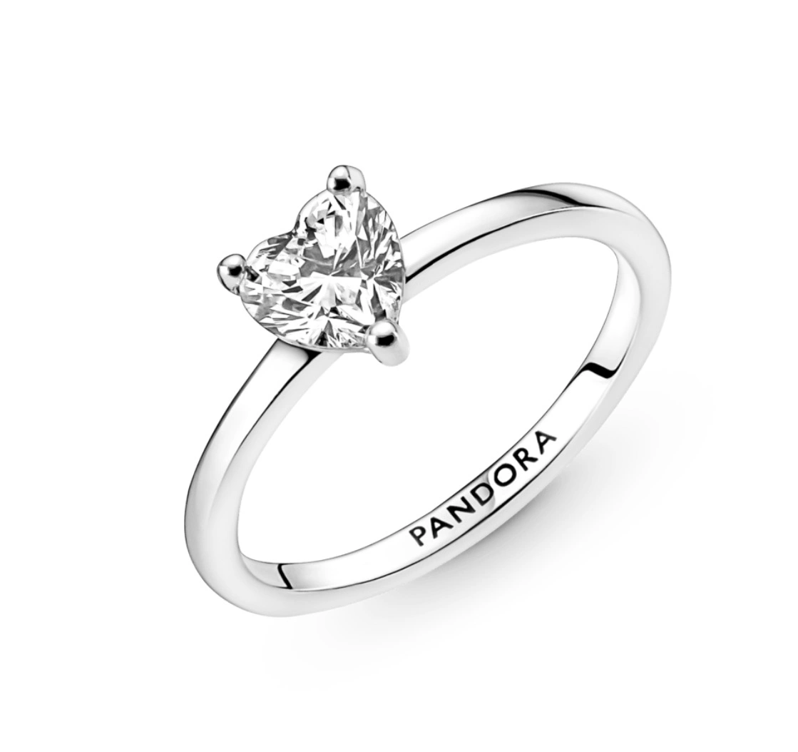 Pandora Sparkling Heart solitare ring